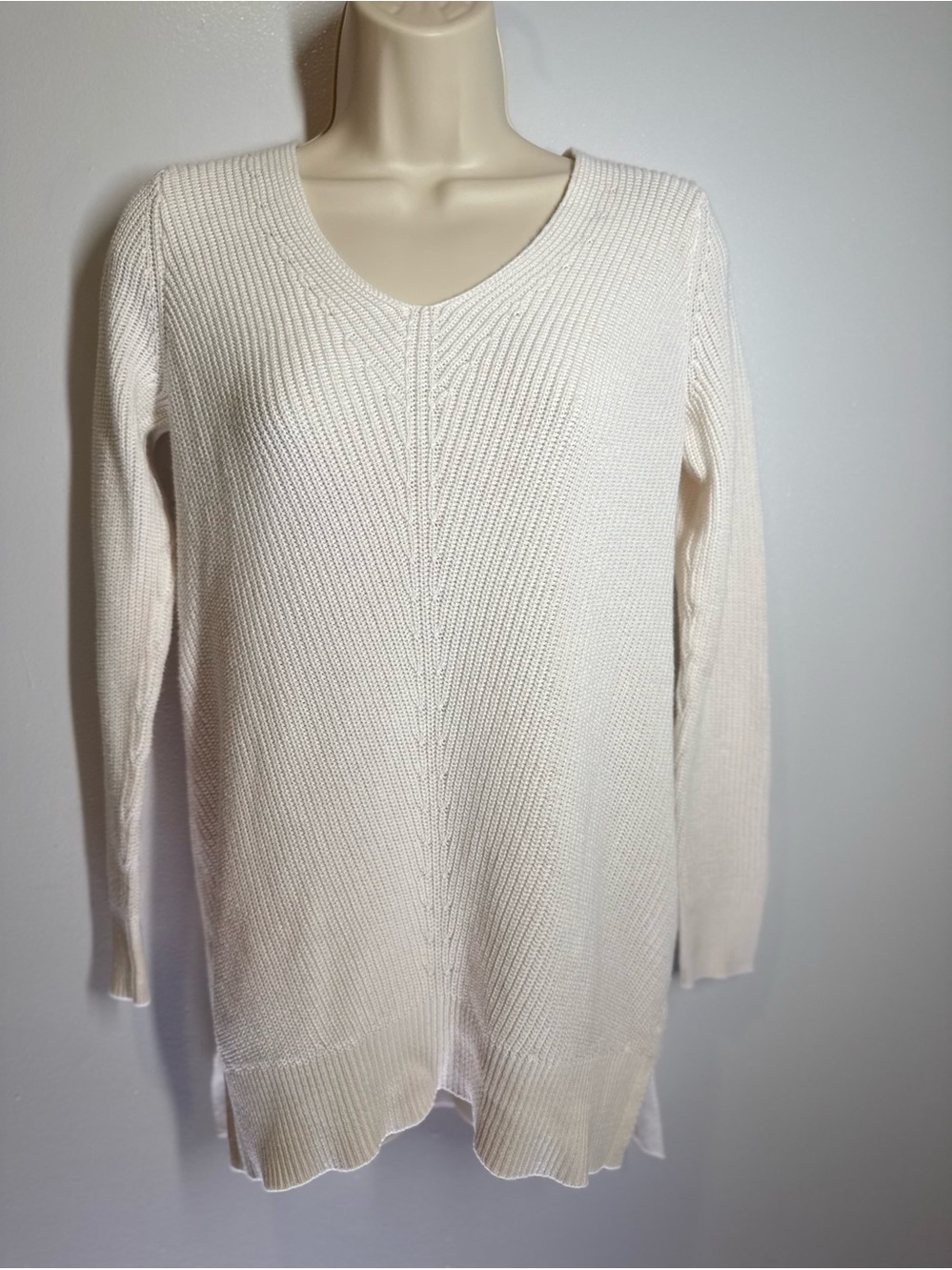 Old Navy Cream V-Neck Knit Sweater